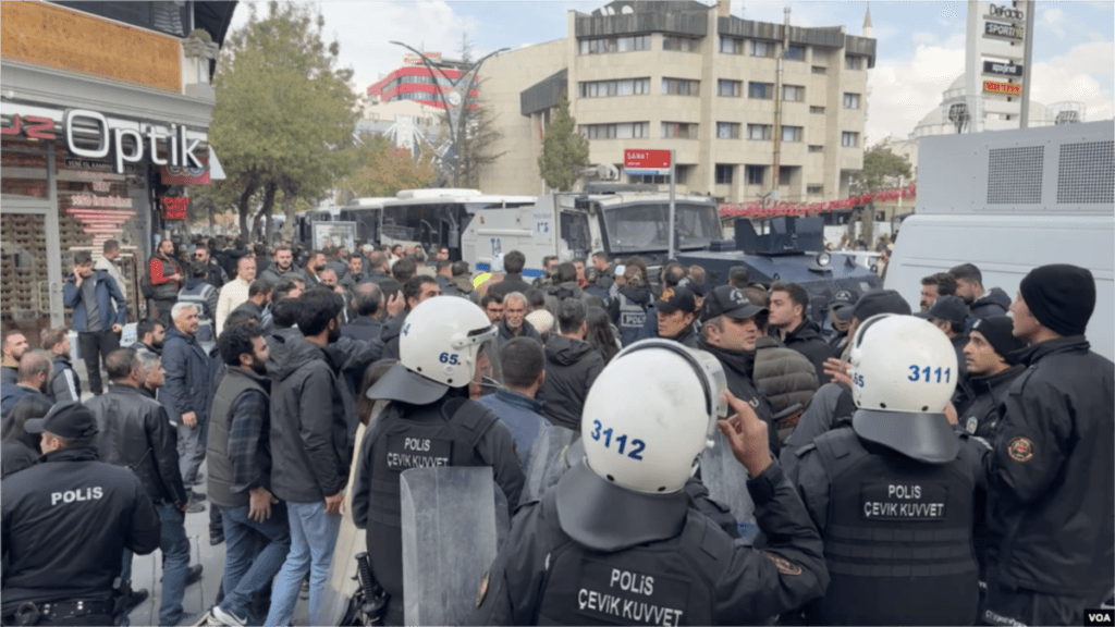 Li Tirkîyê Ji bo Axaftina bi Telefonê Çawa 11 Kes Hatin Girtin