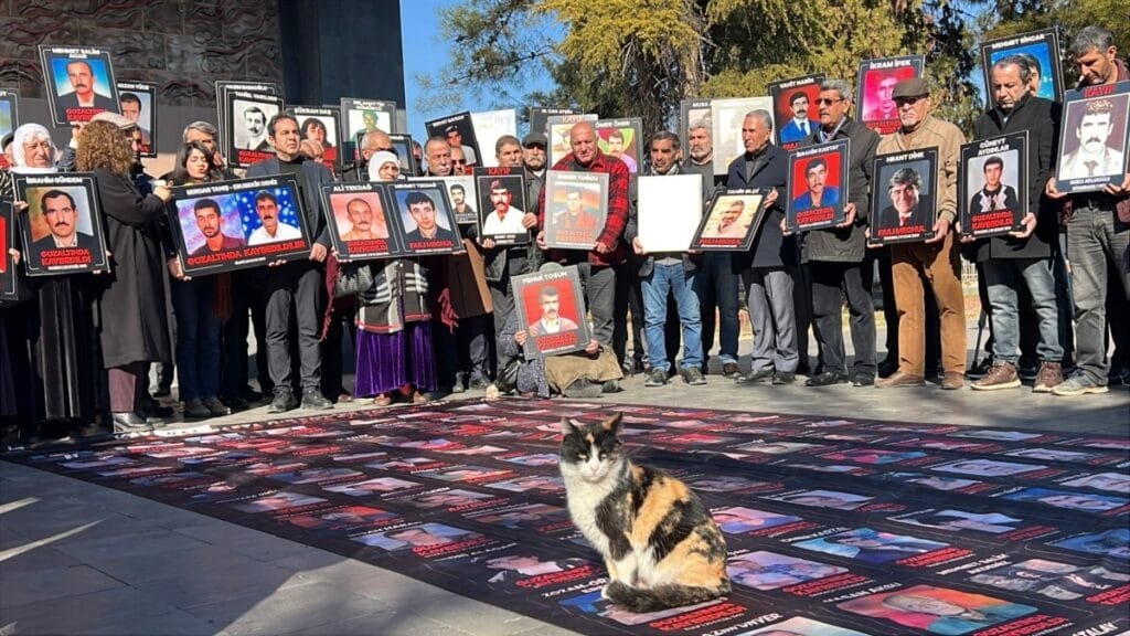 Çîroka Windabûna Du Rêvebirên HADEP'ê di Çalakîya Hefteya 833'an de li Amedê