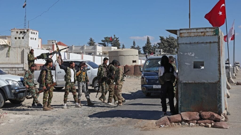 SOHR Dibêje Çekdarên Girêdayê Tirkîyê Êşkencekirin, Talankirina Mal û Milkê Kurdan li Efrînê, Didomînin