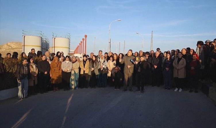 Xelkê li Bendava Tişrînê xwenîşandan kir: ‘13-14...