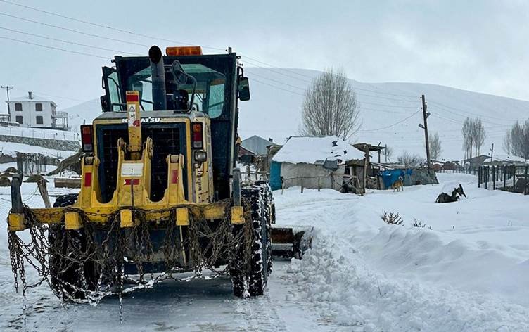 Li Wanê rêyên 30 gundî ji ber berfê hatin girtin