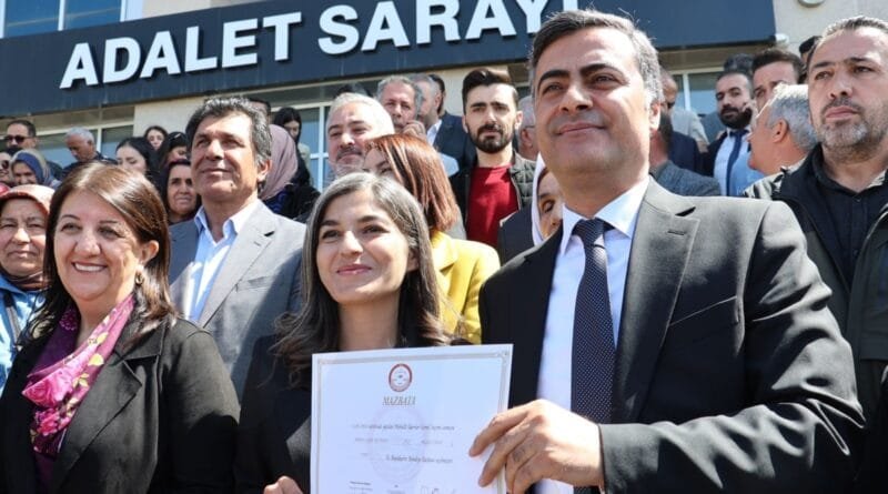 Tirkiyê Abdullah Zeydan Hevşaredarê Wanê ji Kar Dûr Xist