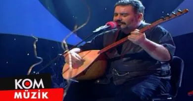Ahmet Kaya - Şafak Türküsü / Kürdüz Ölene Kadar / Akustik (Official Video © Kom Müzik)