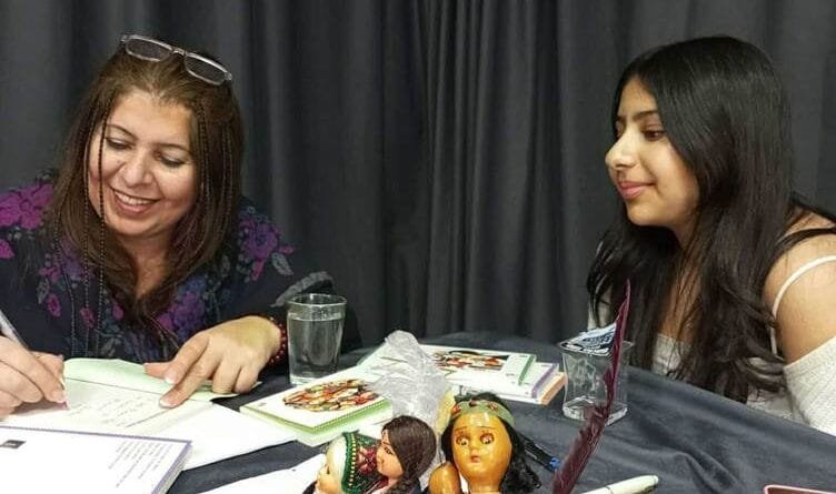 AMED - Gulîzerê li Amedê pirtûkên xwe îmze kirin