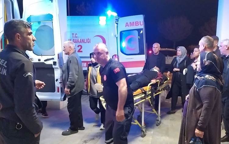 Li Semsûrê qeza: 11 kes birîndar bûn