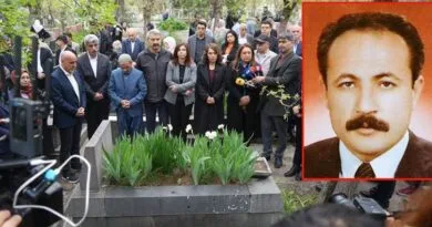 Vedat Aydin li ser gora xwe hat bibîranîn