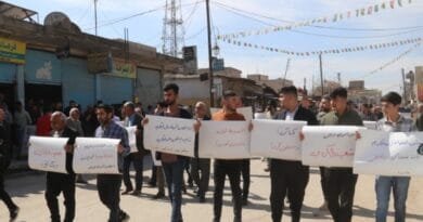 Kurdên Sûrîyê Danezana Destûra Nû Protesto Dikin