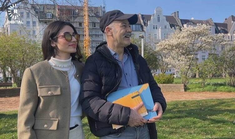 ALMANYA - Bav û keçekê hespê xwe di qada hunerî...