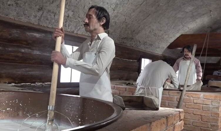 QERS - Îsal 25 hezar kesî muzexaneya penêr...