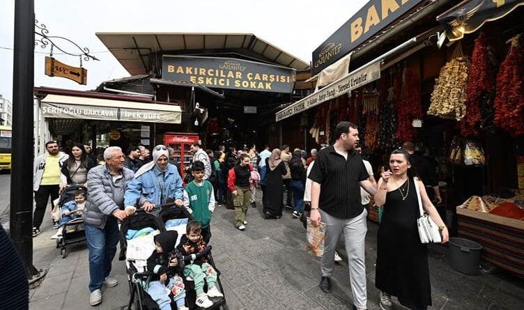 Dîlok - Esnaf bi hatina geştyaran re du cejnan bi...