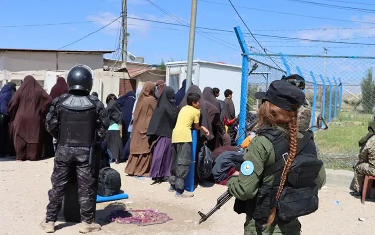 Li Kampa Rojê 6 hevkarên DAIŞê hatin girtin