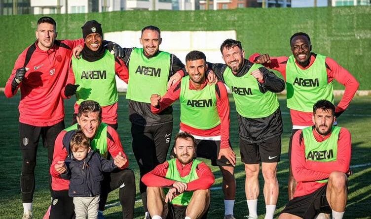 Amedspor sibe mazûvan e, maçeke krîtîk e