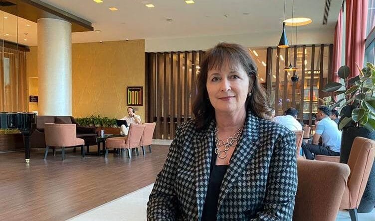 Nadine Maenza: Şam ji bo avakirina hevgirtina...