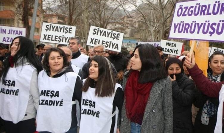 DÊRSIM - Ji ber stranên Kurdî li 5 kesan 10 meh...