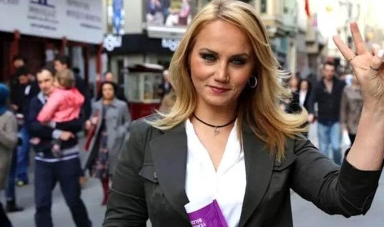 Stranbêj Pinar Aydinlar hat berdan