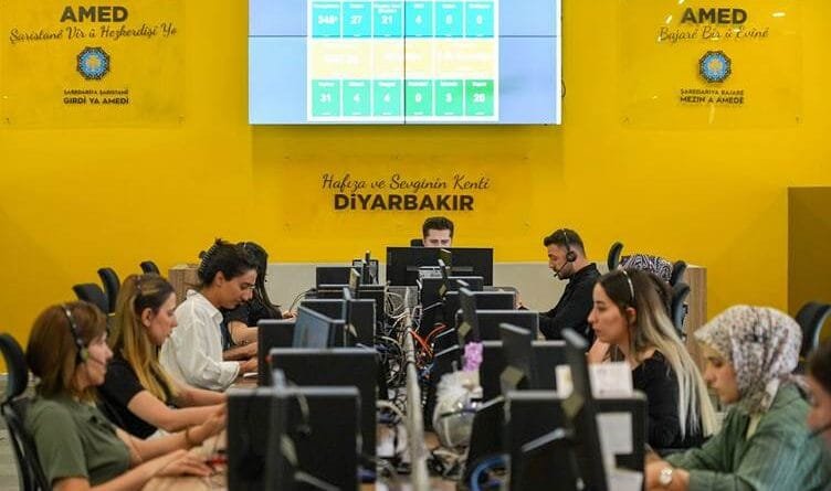 Şaredariya Amedê xizmeta Kurdî jî li navenda...