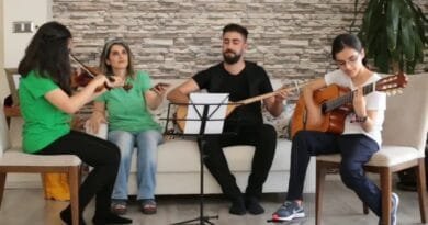 Başak Demirtaş - Korkma, Bağır! [Demirtaş Ailesi ve Azad Bedran]  (Official Audio © Kom Müzik)