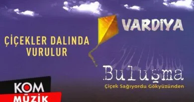 Grup Vardiya - Çiçekler Dalında Vurulur (2000) [Official Audio © KOM Müzik]