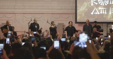 ALMANYA - Muzîka Koma Amed ji birînên Şingalê re...