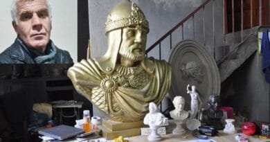 Peykersazê Kurd ê navdar li mala xwe mirî hat...