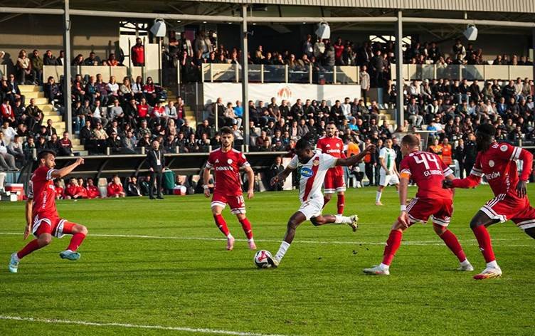 Maça Amedspor û Umraniyesporê: Gola zêrîn xuleka...