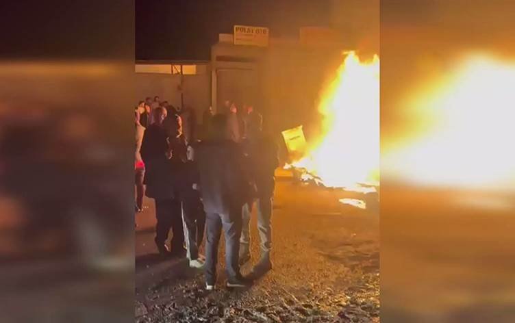 RIHA - Elektrîka gund hat birîn, gundî rabûn ser...