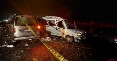 Li Mêrdînê 3 otomobîl li hev qelibîn: Mirî û...