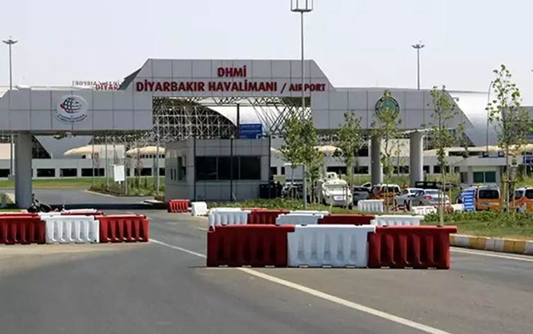 Li Balafirgeha Amedê kaos: Sefer betal bûn, rêwî...