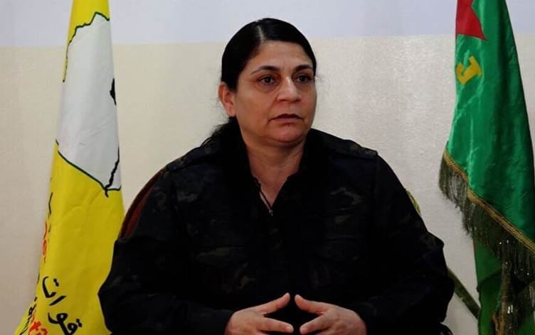 Fermandara YPJyê li ser dan û standinên bi Şamê...