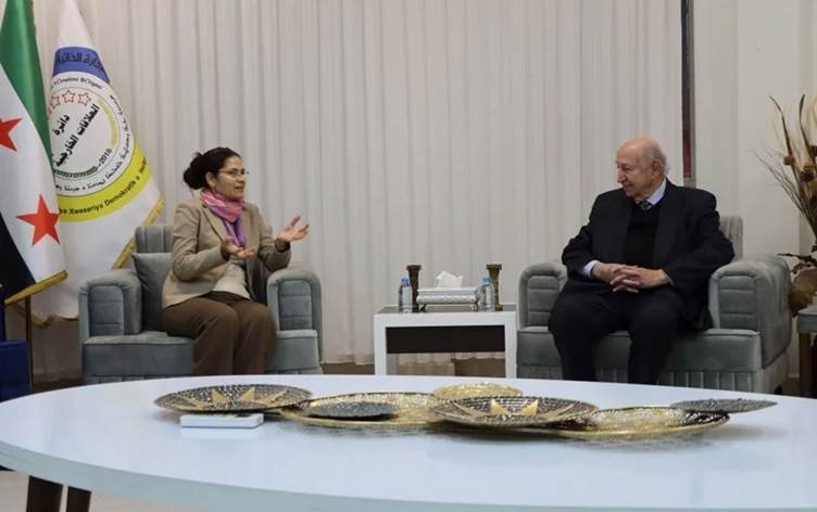 Omer Şêxmûs bi Îlham Ehmedê re civiya