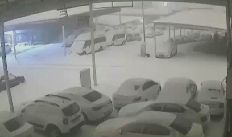 RIHA - Banê bazara otomobîlan hilweşiya û...