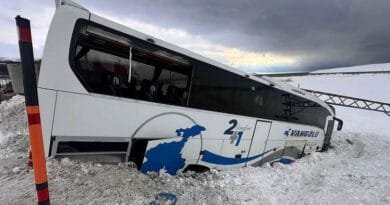 Li Wanê otobusê qeza kir: 11 kes birîndar bûn