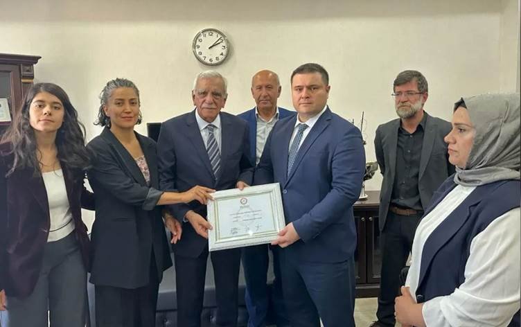 Dadgehê serlêdana Ahmet Turk red kir, wezaretê...