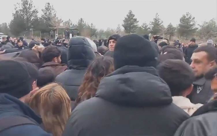 BAKUR - Protestoyên ji bo Rojava li zanîngehan...