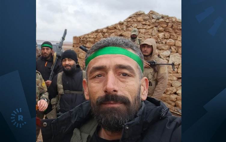 Ew çekdarê ku keziya şervana Kurd jê kir kî ye?