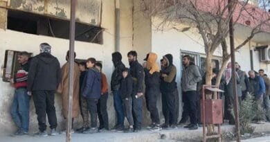 Kobanî di bin dorpêçê de ye û nan nemaye