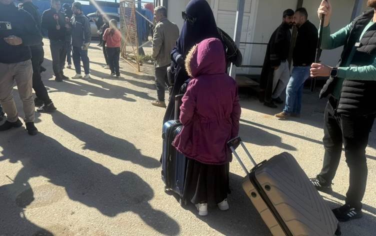 Rê nehat dayîn ku malbatên DAIŞiyan ji Sûriyeyê...