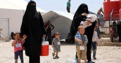 Kampa Holê vala bû: Karwanê dawî yê malbatên...