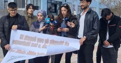 Xwendekarên Zanîngeha Dîcleyê: Divê statuya Kurdî...