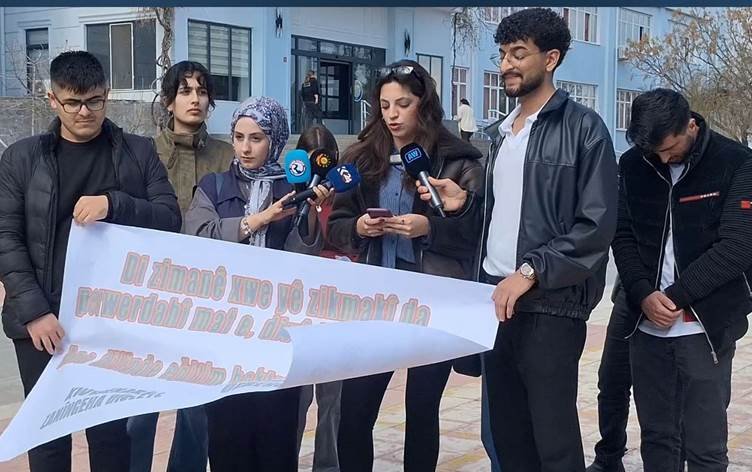 Xwendekarên Zanîngeha Dîcleyê: Divê statuya Kurdî…