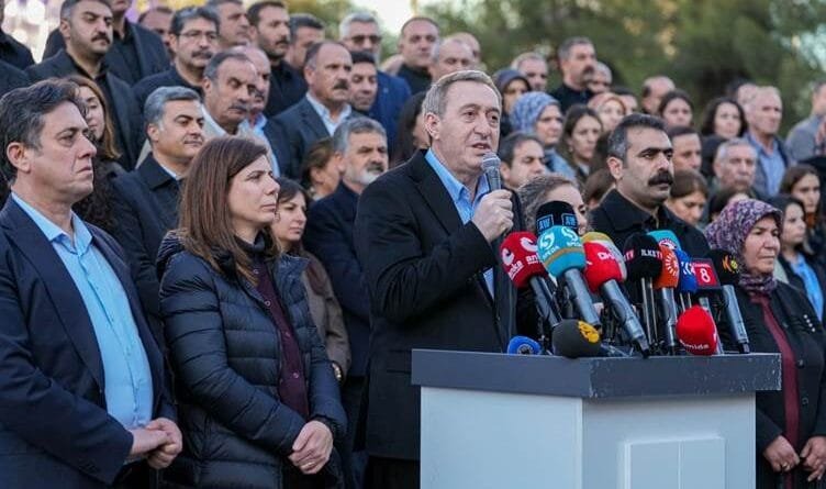 Bakirhan: Em hêvî dikin ku vê mehê gavên şênber...