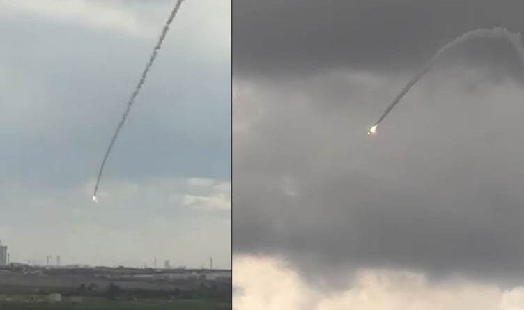 Bi mûşekan êrişî baregeha Amerîkayê ya li Hewlêrê...