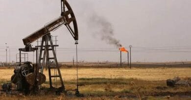 Petrola Rojavayê Kurdistanê dişînin Sûriyeyê