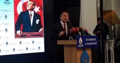 Alî Babacan li Amedê axivî: Divê zimanê dayîkê...