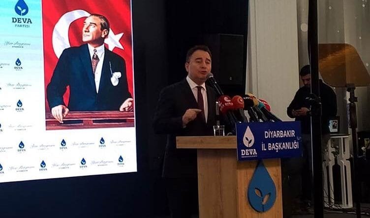 Alî Babacan li Amedê axivî: Divê zimanê dayîkê...