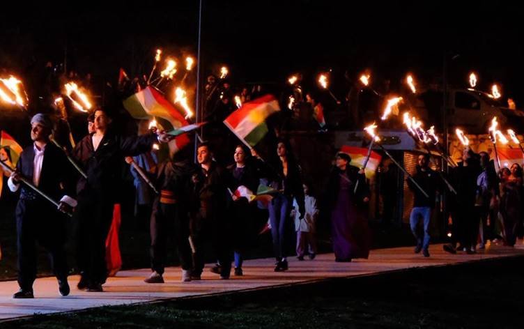 Bi alayên Kurdistanê û meşaleyan li Farqînê...