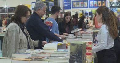 Pêşangeha Pirtûkan a Enqereyê: Weşanxaneyên Kurdî...