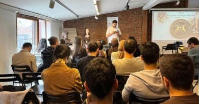 Feqiyê Teyran bi helbest û stranan hat bibîranîn