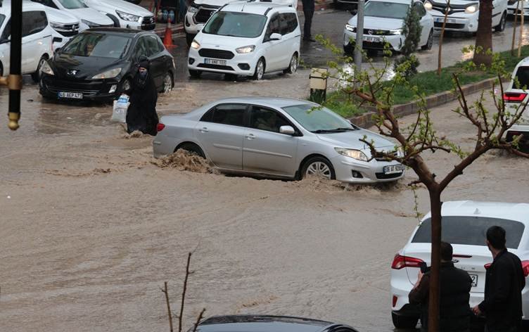 CIZÎR – Barana zêde kolan kirin gol