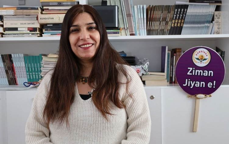 Leyla Çakir: Piştî ku ji mamostetiya Tirkî hat…